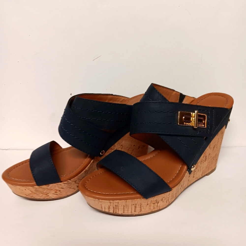 Tommy Hilfiger wedges Navy Blue sz7M worn once Shortly
